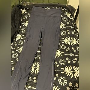Women’s Lululemon gray fleece lined work out leggings